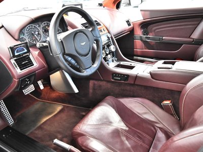 2010 Aston Martin DBS — фото 2