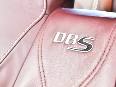 2010 Aston Martin DBS — фото 15