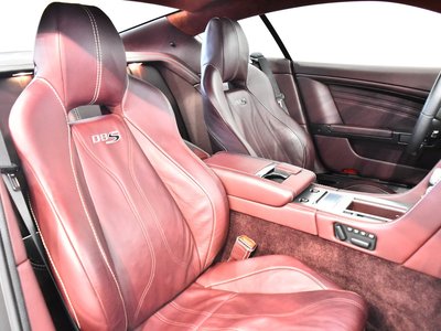 2010 Aston Martin DBS — фото 4