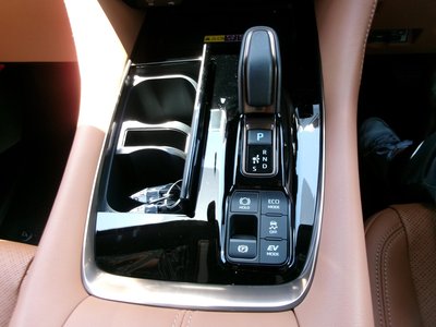 صورة 17 لـ 2026 Toyota VELLFIRE
