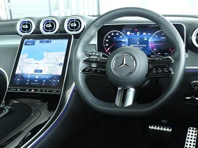 2025 Mercedes-BENZ GLC photo 8
