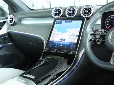 2025 Mercedes-BENZ GLC photo 16