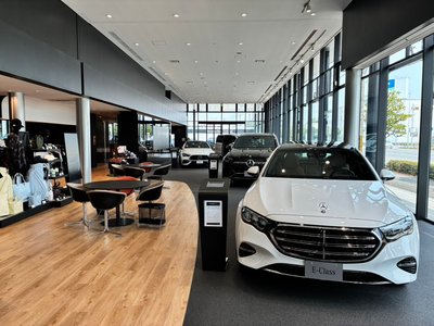 2025 Mercedes-BENZ GLC photo 2