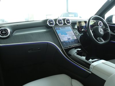 2025 Mercedes-BENZ GLC thumbnail 17
