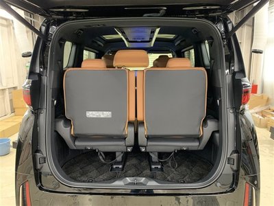 2023 Toyota VELLFIRE photo 12