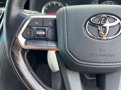 صورة 21 لـ 2023 Toyota LAND CRUISER 300