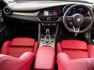 صورة 17 لـ 2025 ALFA Romeo JULIA