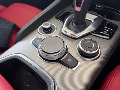 صورة 34 لـ 2025 ALFA Romeo JULIA