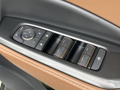 2024 Lexus LBX thumbnail 18
