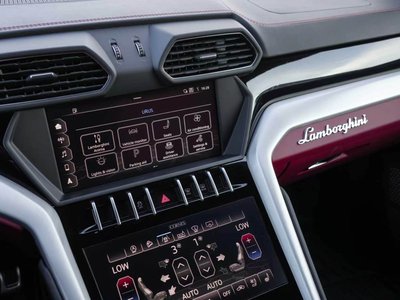 2019 Lamborghini URUS — фото 30