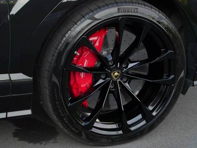 2019 Lamborghini URUS — фото 16