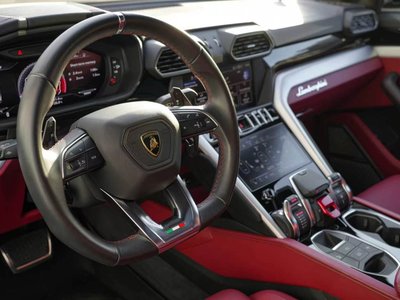 2019 Lamborghini URUS — фото 37