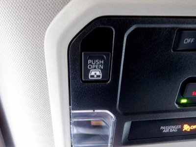 2022 Toyota TUNDRA thumbnail 34