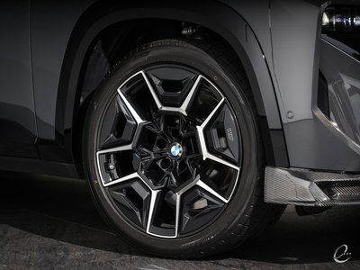 2023 BMW XM thumbnail 22