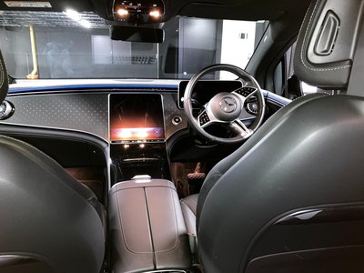 2025 Mercedes-BENZ EQE thumbnail 17