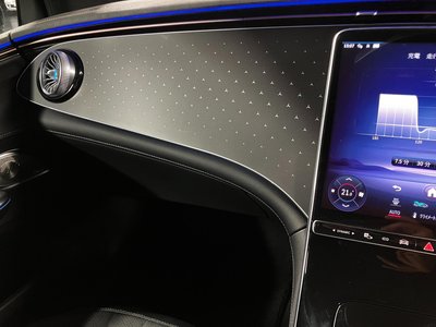 2025 Mercedes-BENZ EQE thumbnail 28