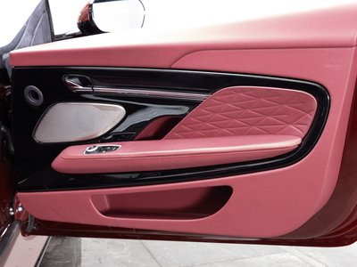 صورة 74 لـ 2025 Aston Martin DB12 VOLANTE