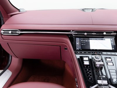صورة 50 لـ 2025 Aston Martin DB12 VOLANTE