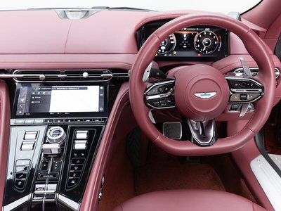 صورة 49 لـ 2025 Aston Martin DB12 VOLANTE