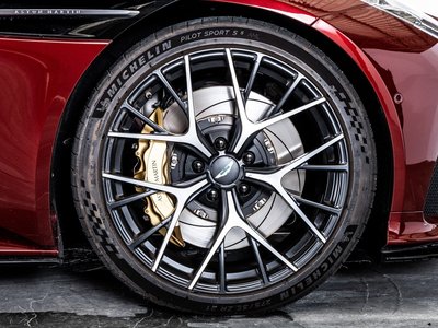 صورة 30 لـ 2025 Aston Martin DB12 VOLANTE