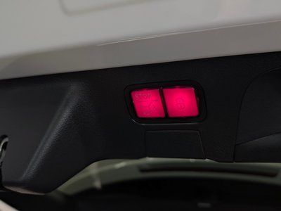 2025 Mercedes-BENZ CLA thumbnail 38
