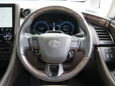 صورة 47 لـ 2023 Toyota ALPHARD