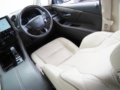 صورة 73 لـ 2023 Toyota ALPHARD
