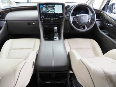 صورة 28 لـ 2023 Toyota ALPHARD