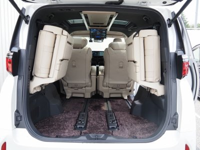 صورة 46 لـ 2023 Toyota ALPHARD