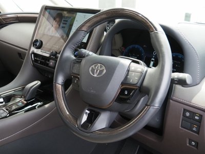 صورة 70 لـ 2023 Toyota ALPHARD