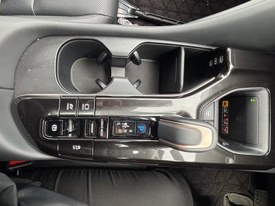 2025 Toyota CROWN ESTATE — миниатюра 18