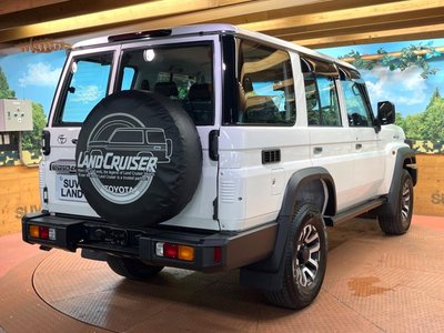 2025 Toyota LAND CRUISER 70 thumbnail 17