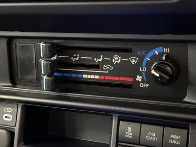 2025 Toyota LAND CRUISER 70 thumbnail 46