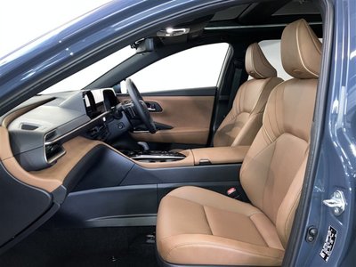صورة 12 لـ 2025 Toyota CROWN ESTATE