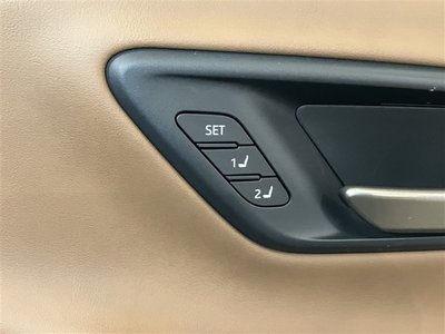 صورة 28 لـ 2025 Toyota CROWN ESTATE