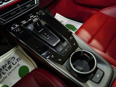 صورة 24 لـ 2020 Porsche 911