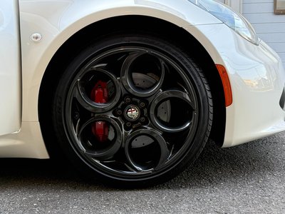 صورة 32 لـ 2016 ALFA Romeo 4C SPIDER