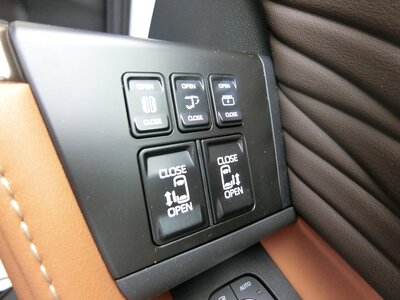 2023 Toyota VELLFIRE photo 22