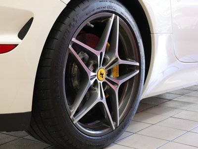 2015 Ferrari CALIFORNIA T — фото 16