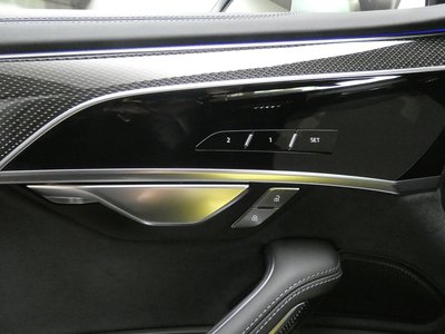 2025 AUDI S8 — миниатюра 124