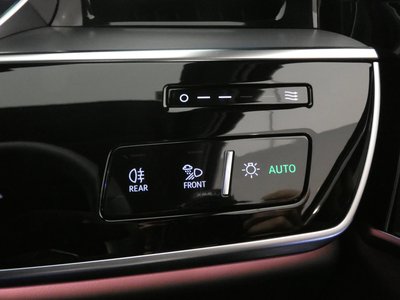 2025 AUDI S8 — миниатюра 30