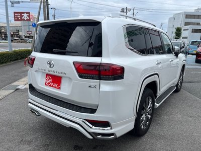 2024 Toyota LAND CRUISER 300 — миниатюра 12