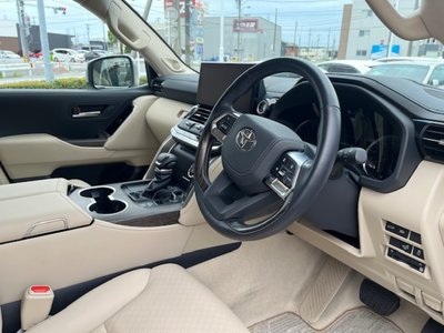 2024 Toyota LAND CRUISER 300 — миниатюра 34