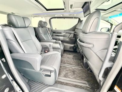 2023 Toyota ALPHARD — фото 5