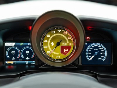 2022 Ferrari F8 SPIDER — фото 16
