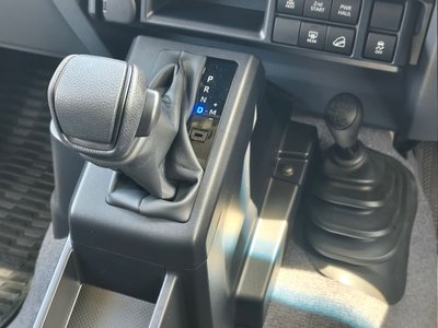 2025 Toyota LAND CRUISER 70 — фото 25