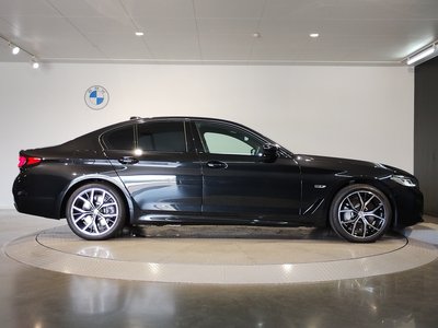 2023 BMW 5 SERIES — фото 9