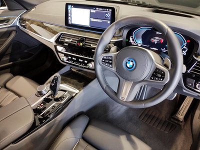 2023 BMW 5 SERIES — фото 13