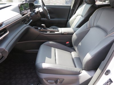 صورة 42 لـ 2024 Toyota CROWN SPORT