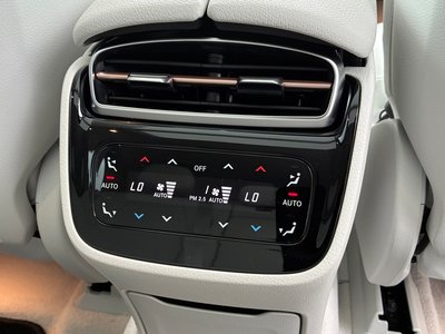 2026 Mercedes-BENZ EQE thumbnail 25